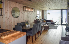 Beautiful apartment in Noresund with WiFi and 3 Bedrooms